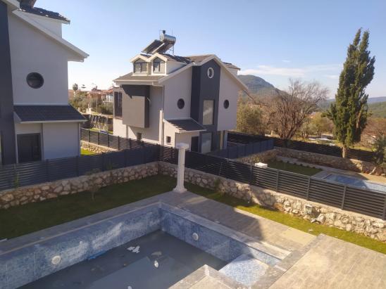 Galvaniz kaplama lazer kesim çit sistemlerinin avantajı nedir?